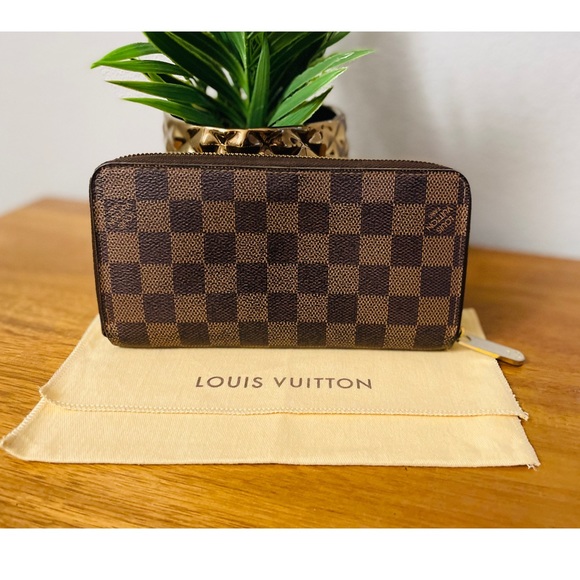 LOUIS VUITTON Damier Ebene Large Zippy Wallet 💯 AUTHENTIC